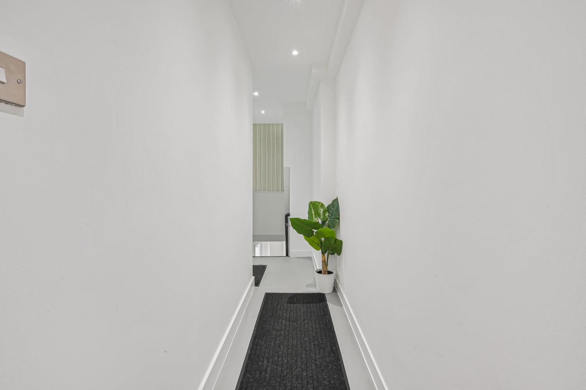 Marbel Aldgate *